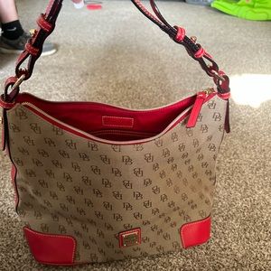 Dooney & Bourke handbag!  Excellent condition ❤️❤️